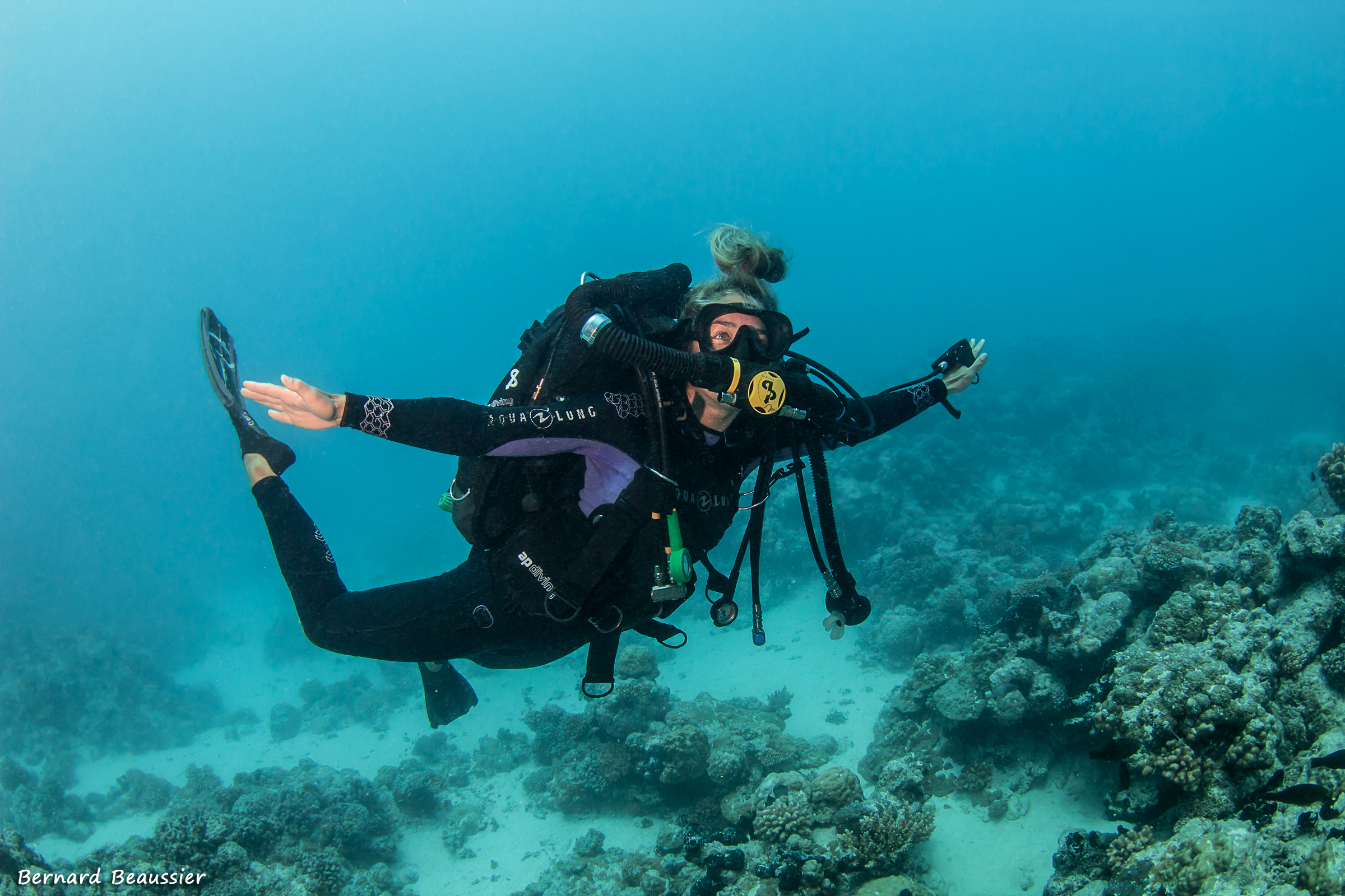 Pauline Riem en plongée recycleur REVO à Rangiroa